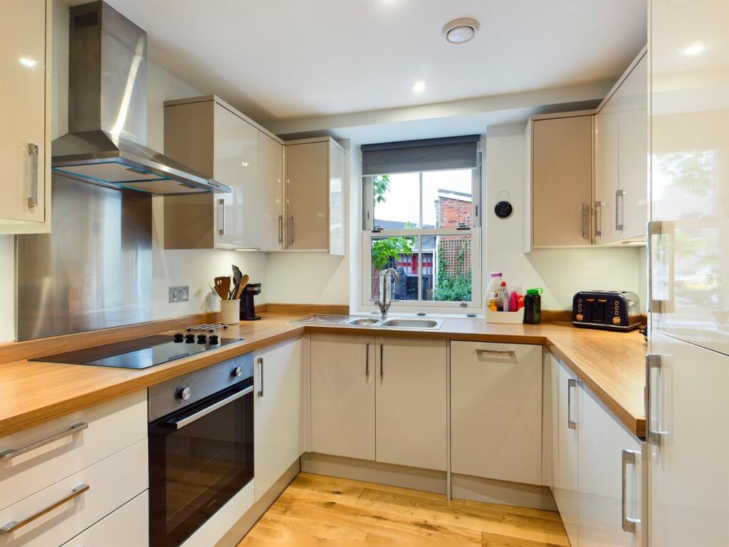 Main image of property: Chertsey, Surrey, KT16