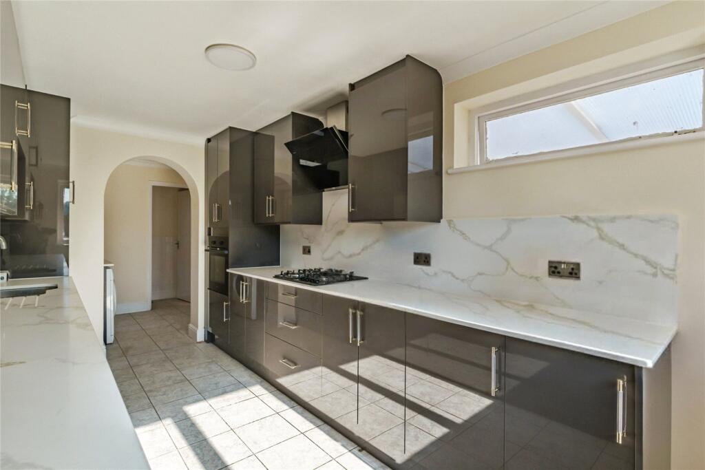 House in Horsham, Southwater - View 4