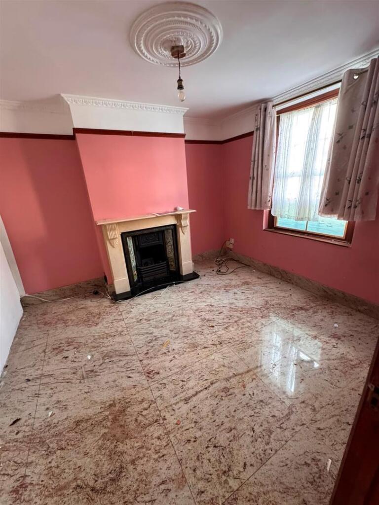 House in London - View 2