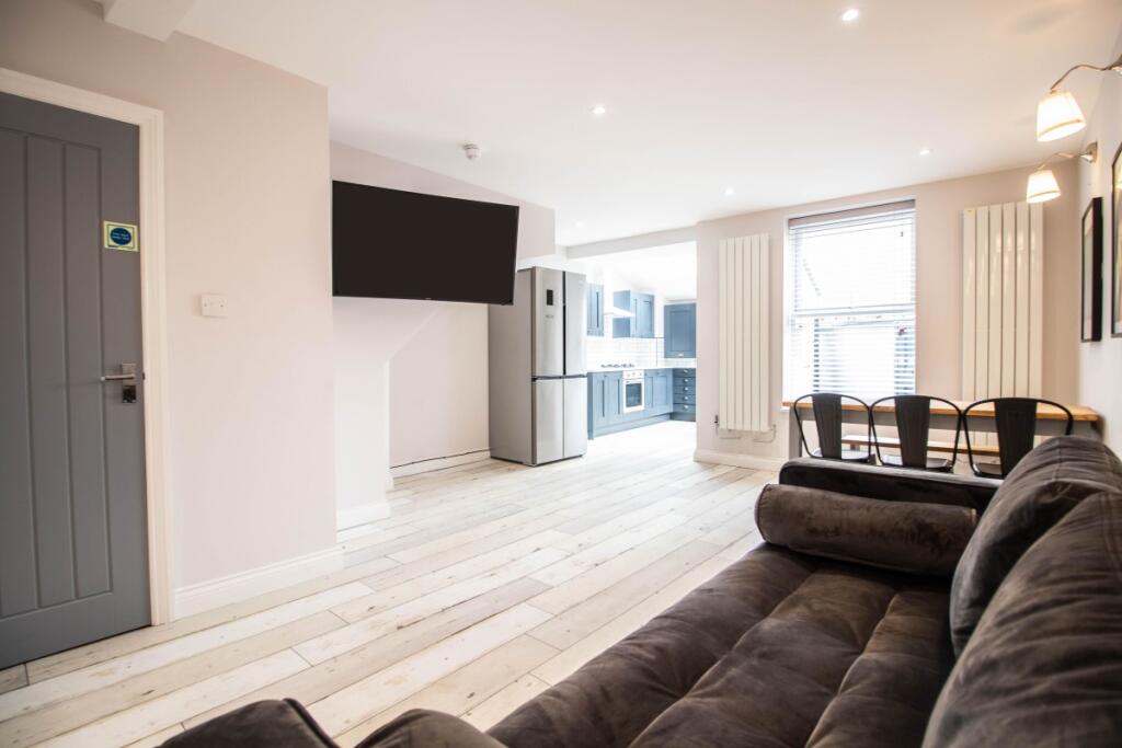 Jamieson Road, Liverpool, L15 - More