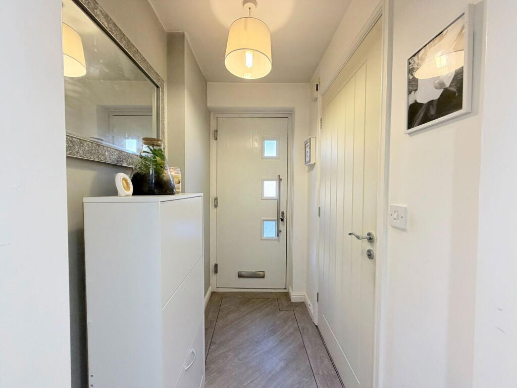 Hurstwood, Ashton-under-lyne, Greater Manchester, OL6 8AY photo 3