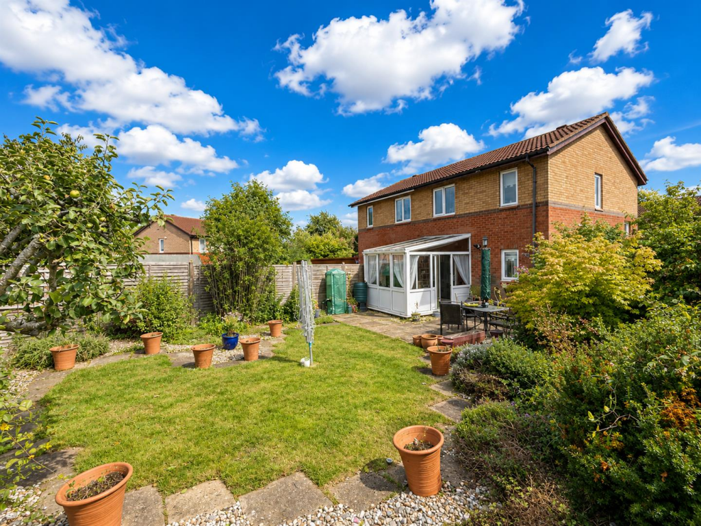 House in Milton Keynes, Downhead Park, Great Linford - View 2