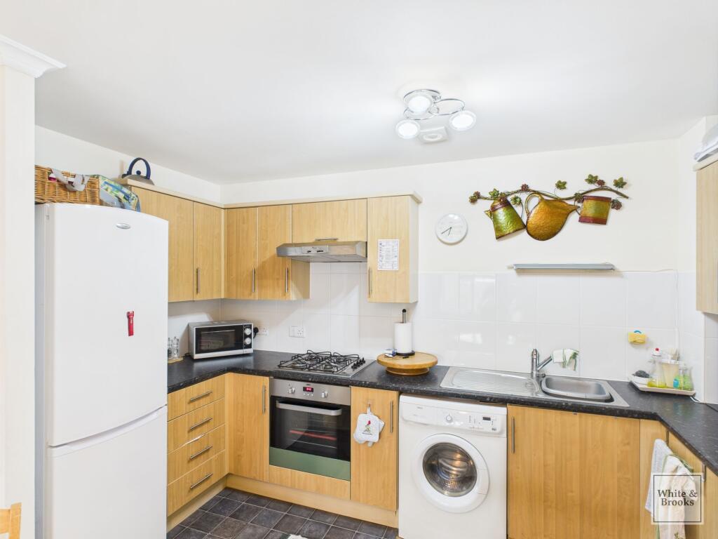 Apartment in Chichester, Tangmere - View 5