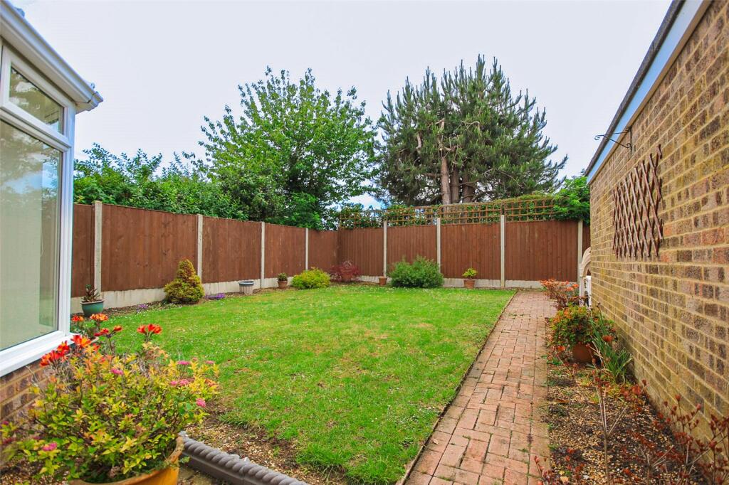 Goodrich Avenue, Bedford, Bedfordshire, MK41 photo 4