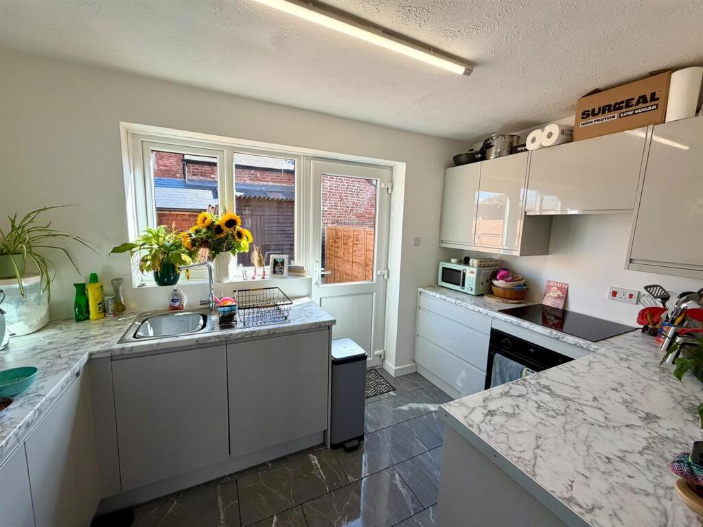 House in Hereford, Herefordshire - View 3
