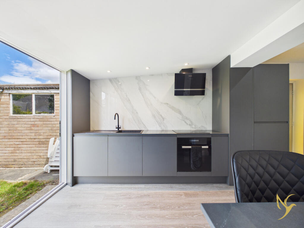 House in Gloucester - View 4