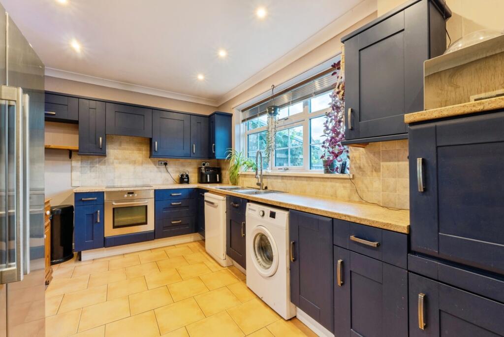House in Breckland, Carbrooke - More