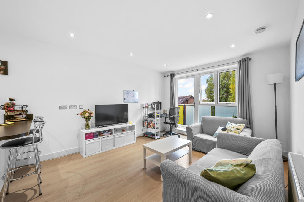 Spitfire House, 23 Coombe Lane, Raynes Park, SW20 photo 3
