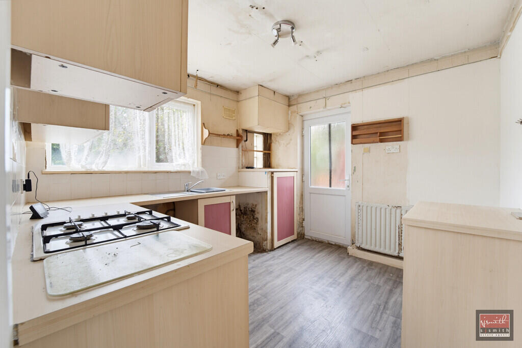 Apartment in Spelthorne, Surrey - More