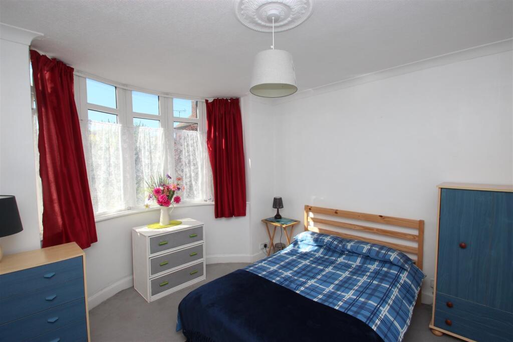 House in Rushden, North Northamptonshire - View 2