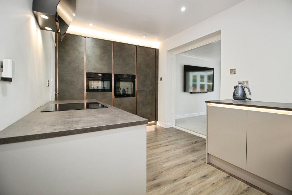 House in Leeds, Mill Shaw, Beeston - View 3