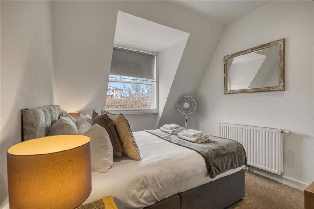Apartment in London - More