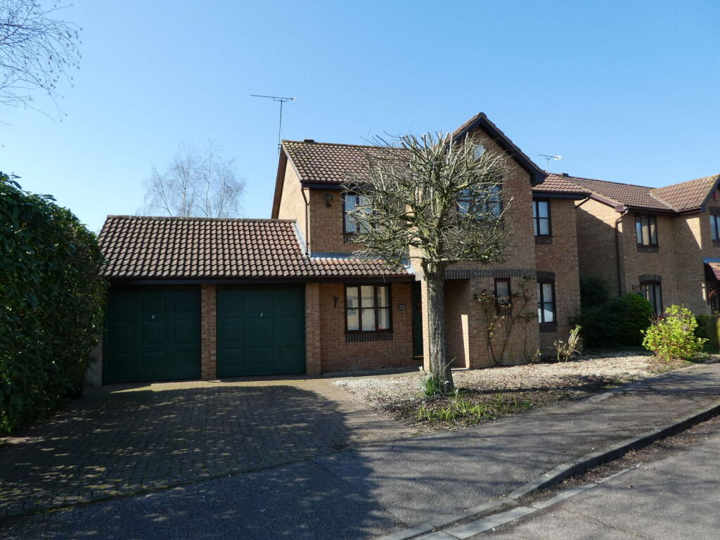 Main image of property: Brinkburn Grove, Banbury, OX16 3WX