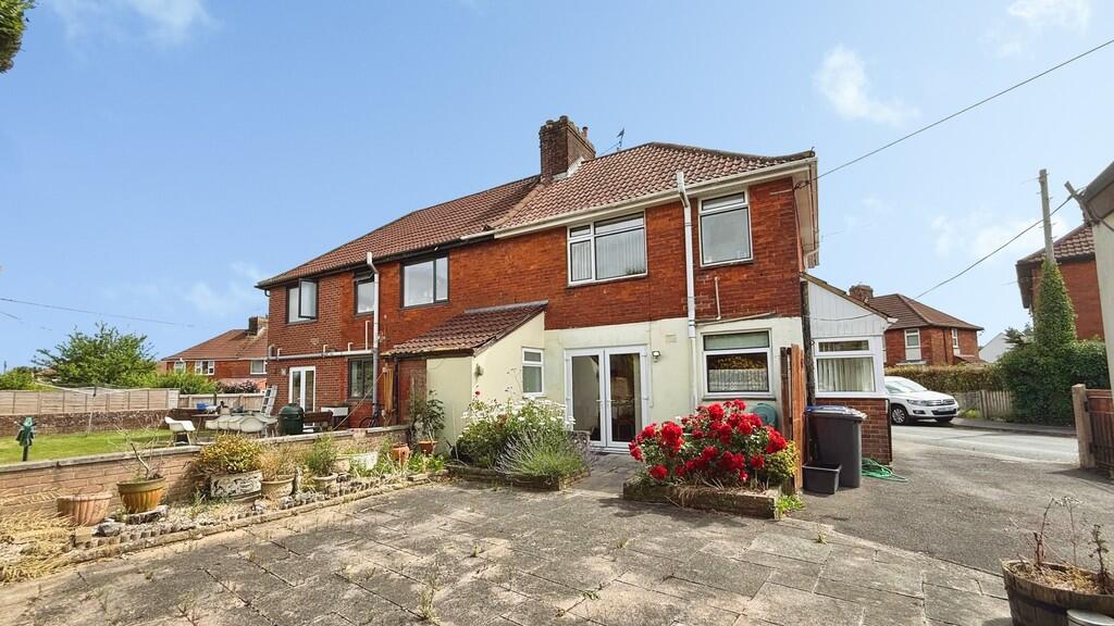 House in Warminster, Henfords Marsh - View 2