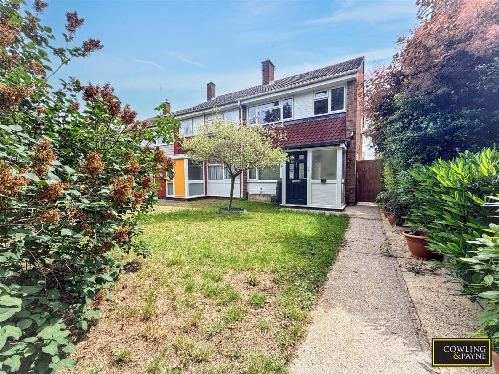 Main image of property: Hawfinch Walk, Chelmsford, Essex