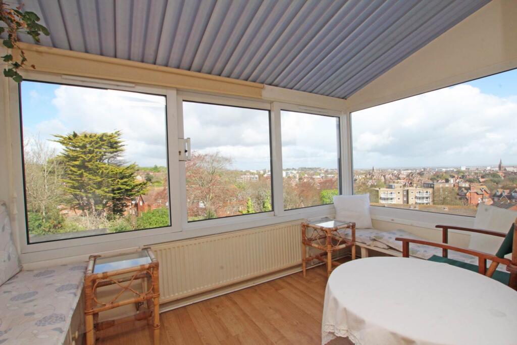 Apartment in Eastbourne, East Sussex - More