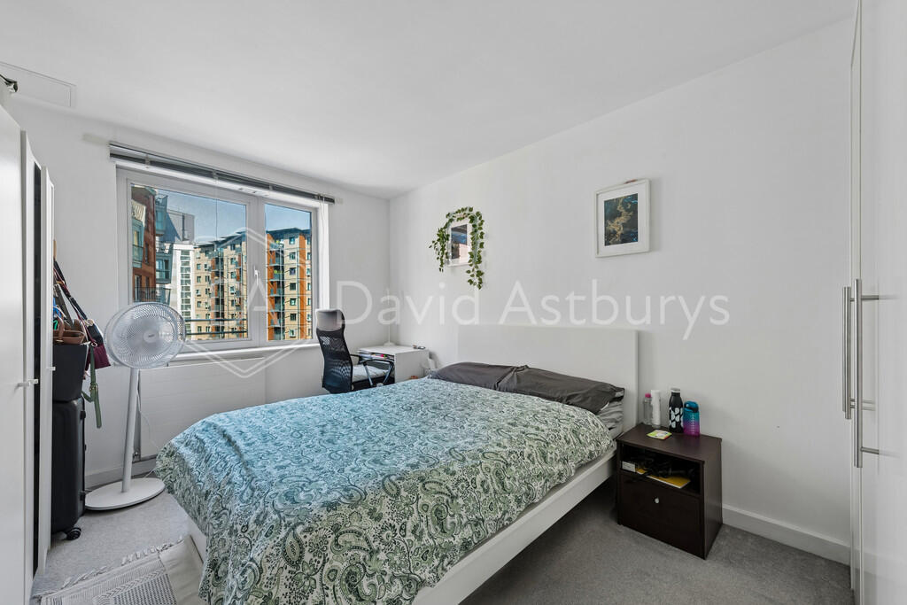 Apartment in London - More
