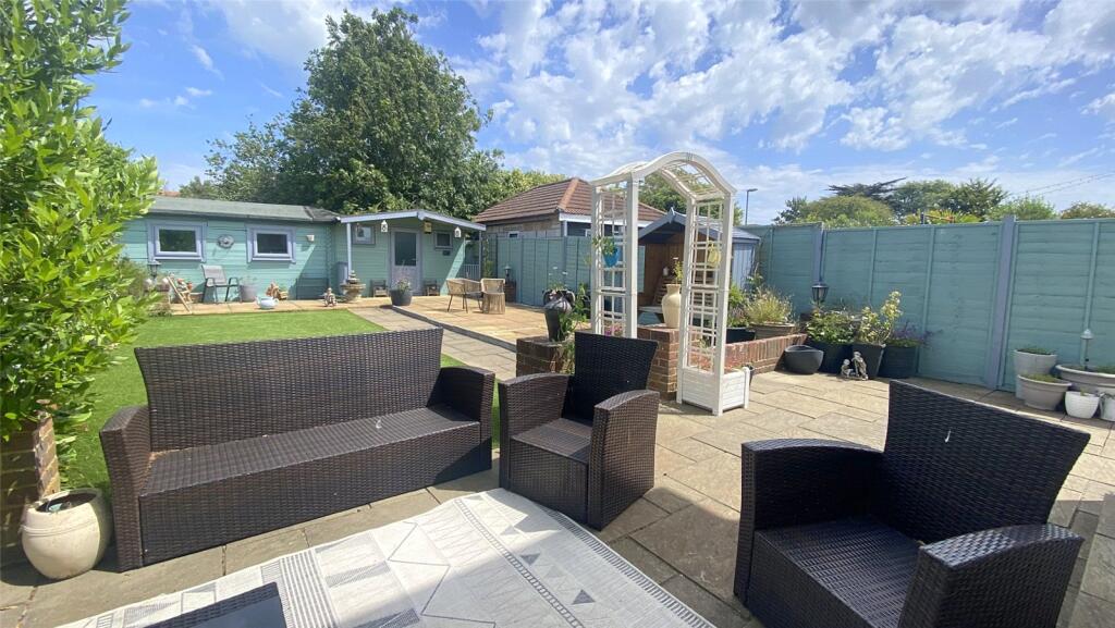 House in Adur, Sompting - View 4