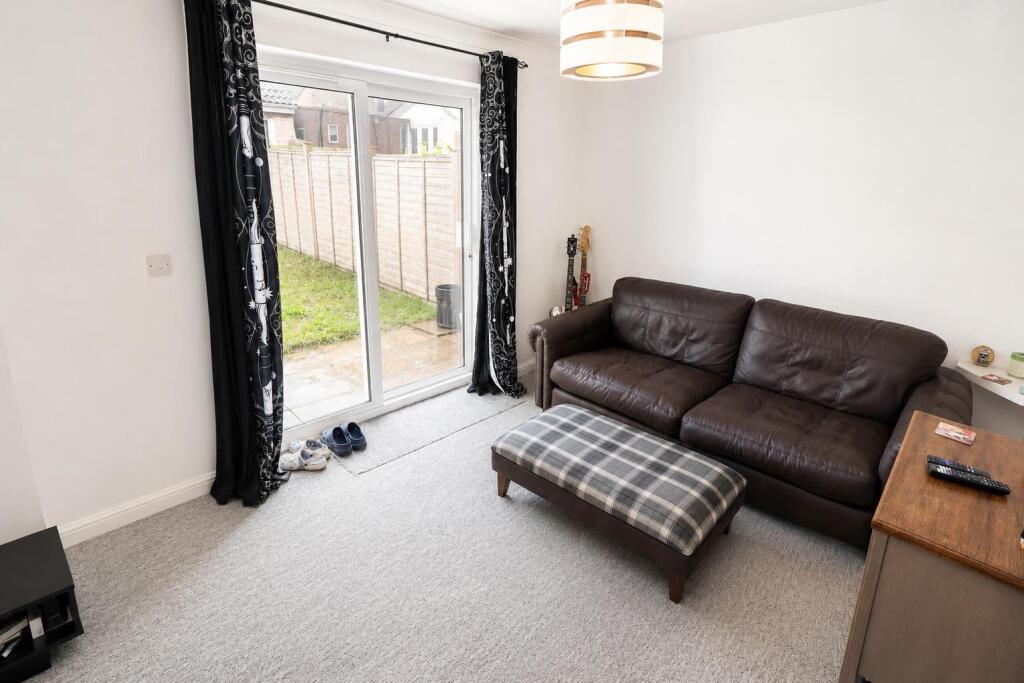 House in Rushden, North Northamptonshire - View 3