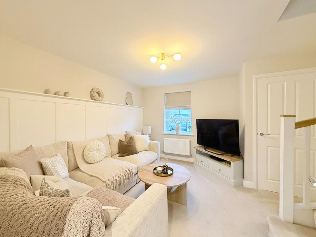 21 Ludworth Close Hyde  HYDE, SK14 3GW photo 4