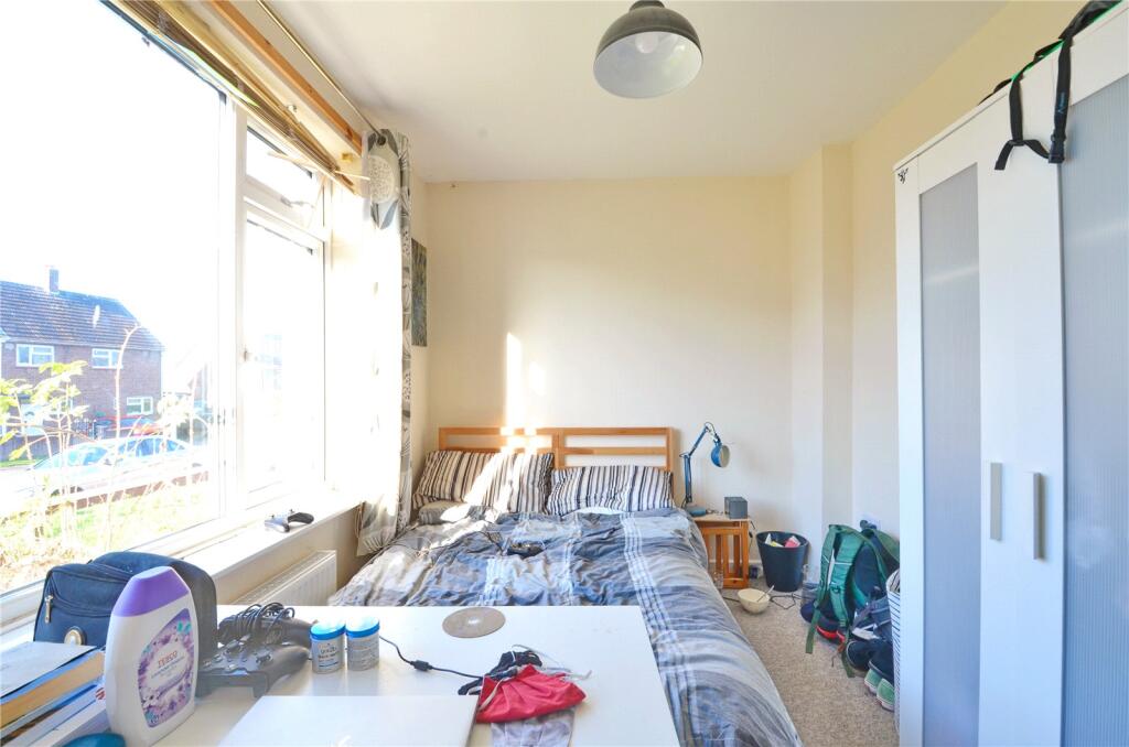 4 bedroom semi-detached house for rent
