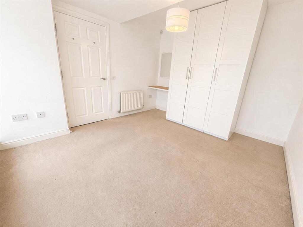 Apartment in Halifax - More