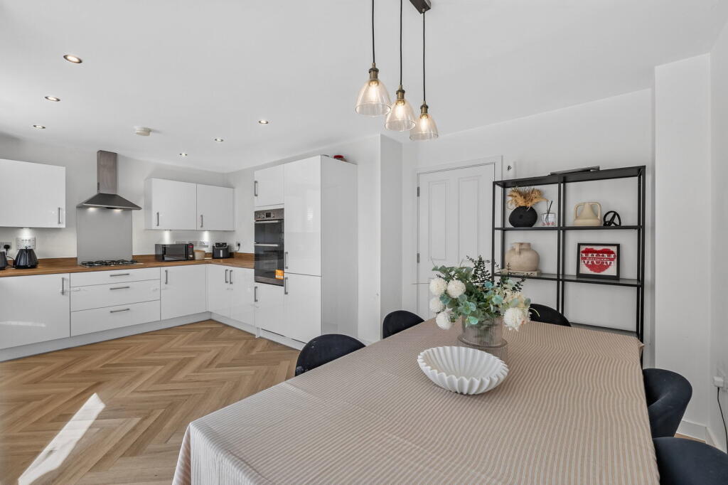 House in Milton Keynes - View 4
