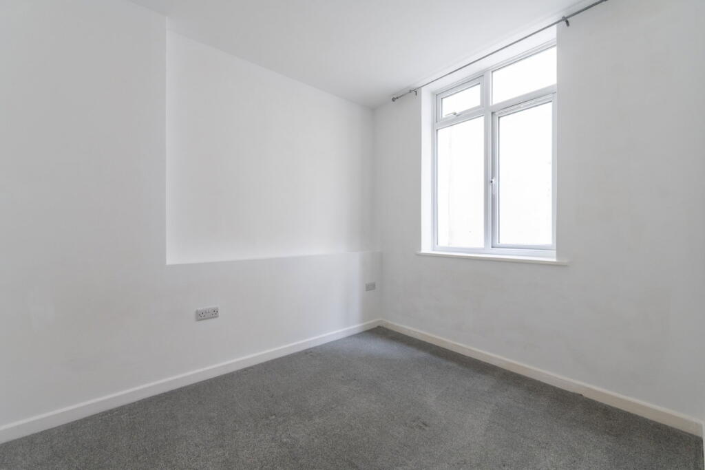 Apartment in Yeovil, Somerset - More