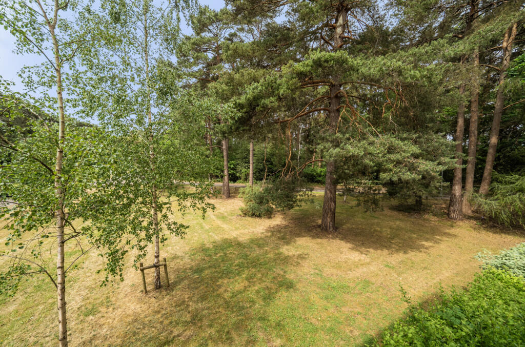 House in Bracknell - View 5