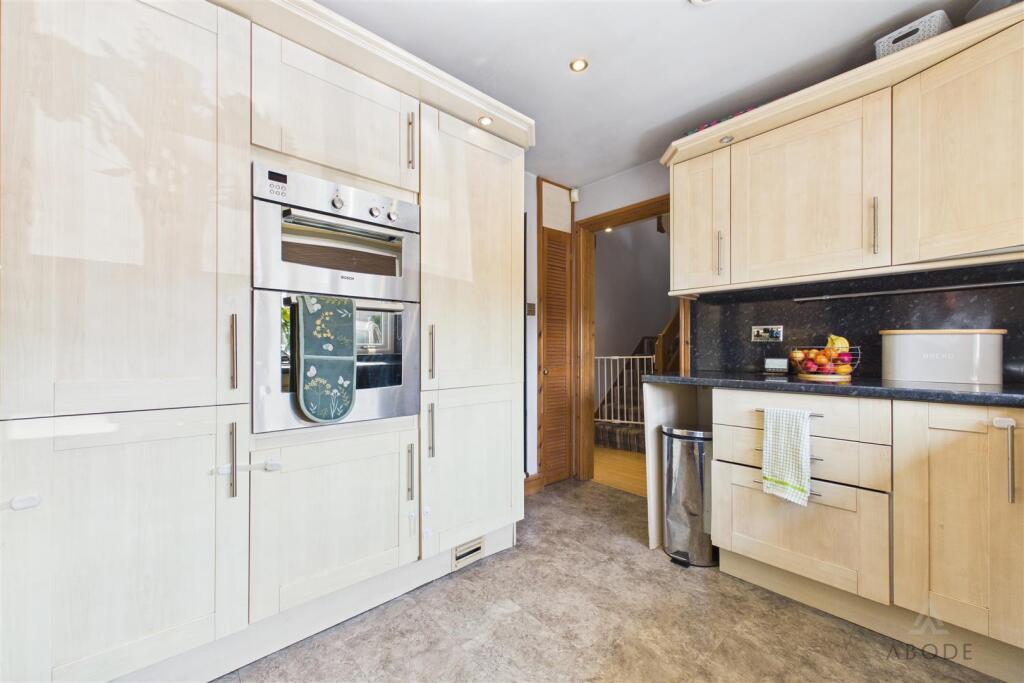 House in Stoke-on-Trent - View 4