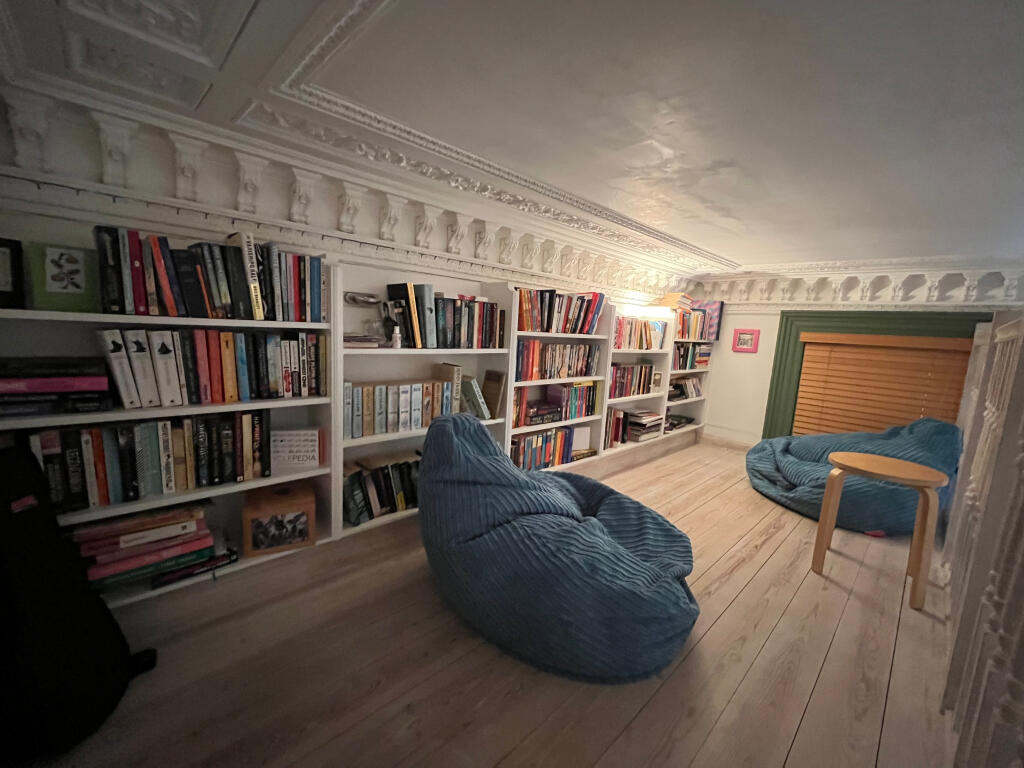 Apartment in Brighton - View 5