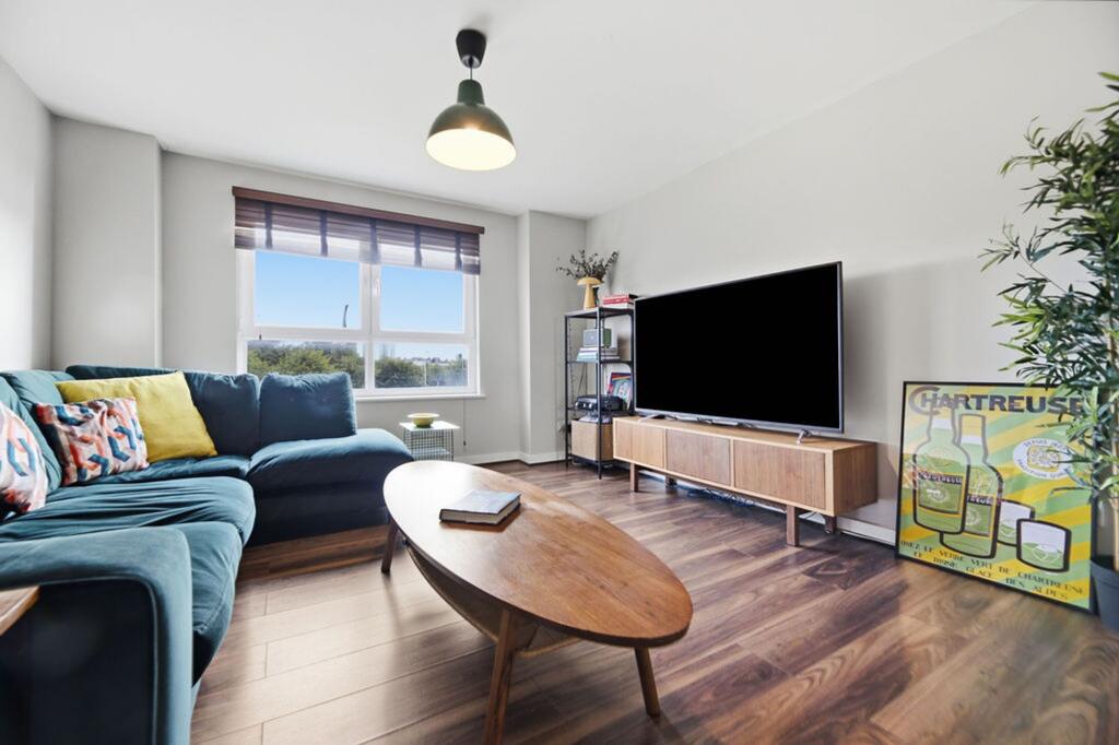 Apartment in Renfrew, Braehead - View 5