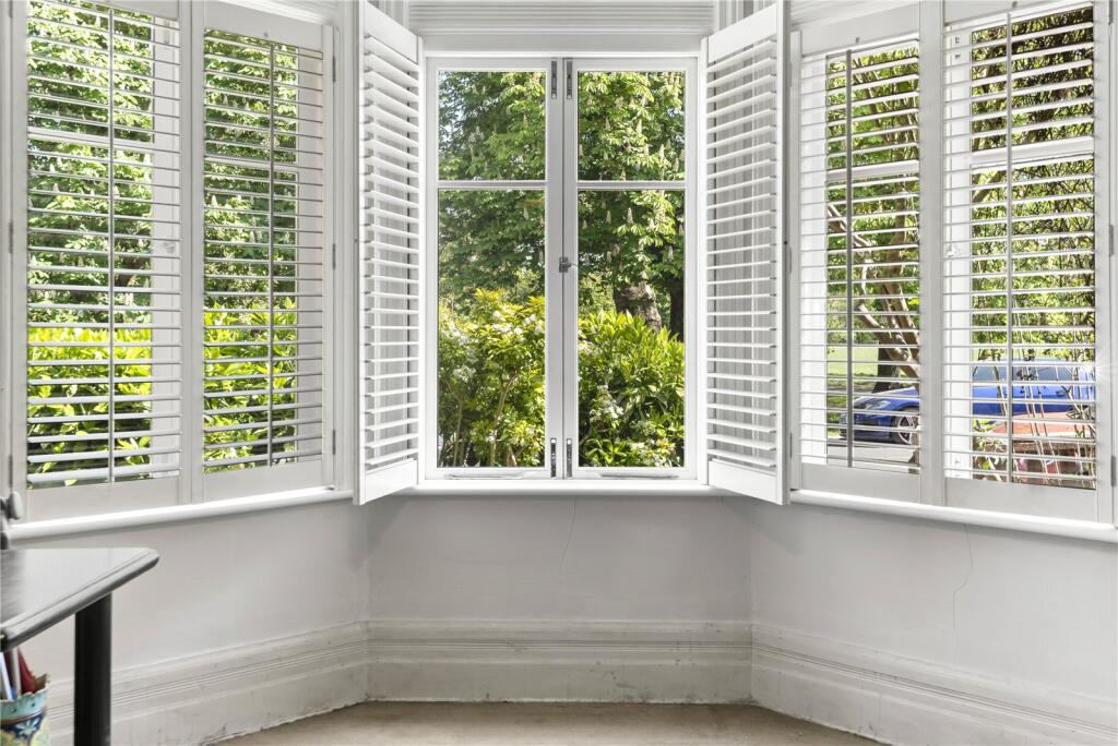 House in London, Windmill Green Estate, Earlsfield - View 5