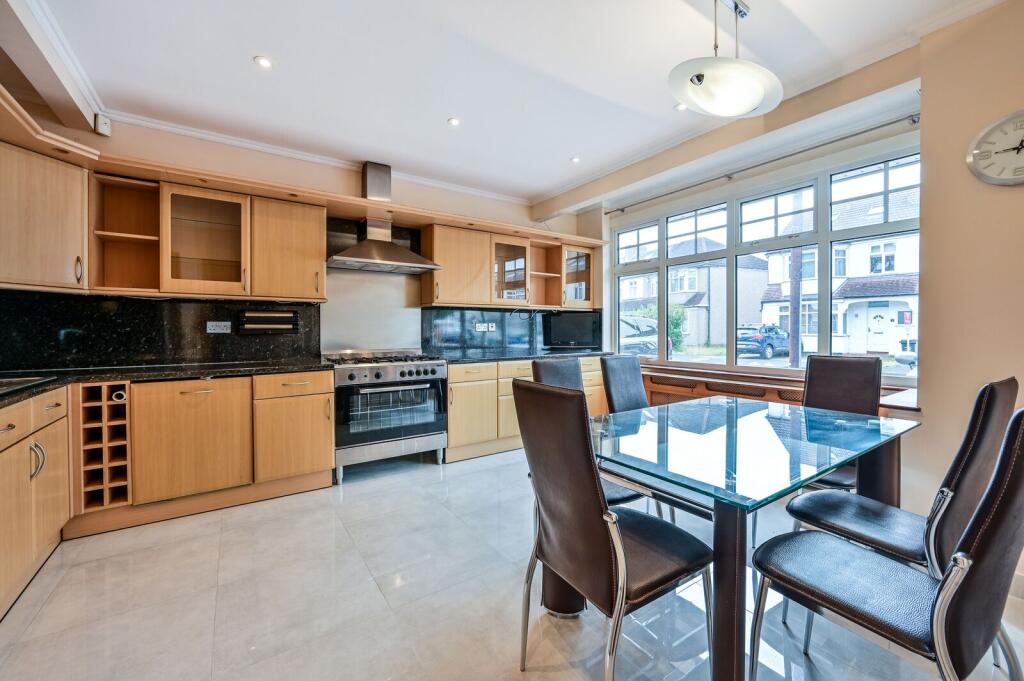 House in London - View 4