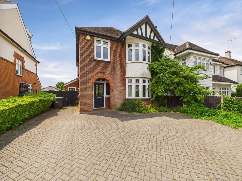 4-bed detached on Avenue Road, Witham, CM8, £650,000