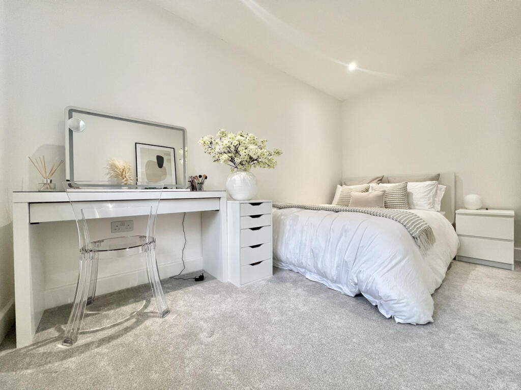 Apartment in Tandridge, Caterham-on-the-Hill - View 5