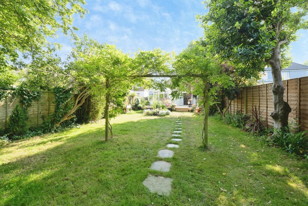 Links Avenue, Bognor Regis - View 4