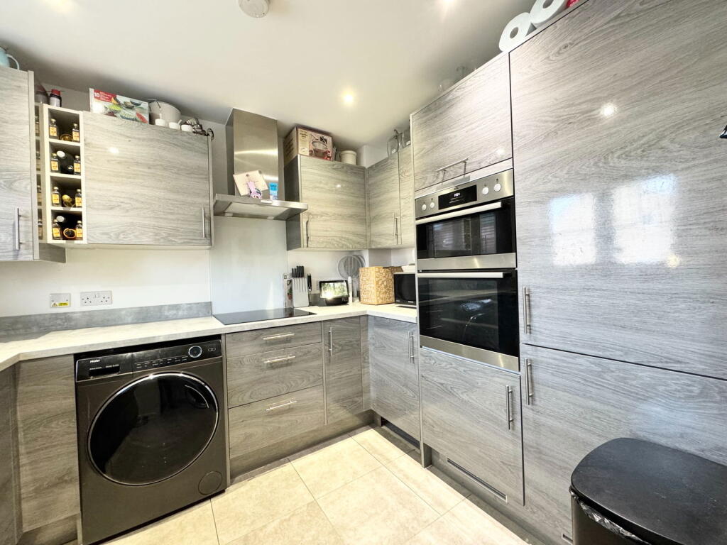House in Wellingborough - View 3
