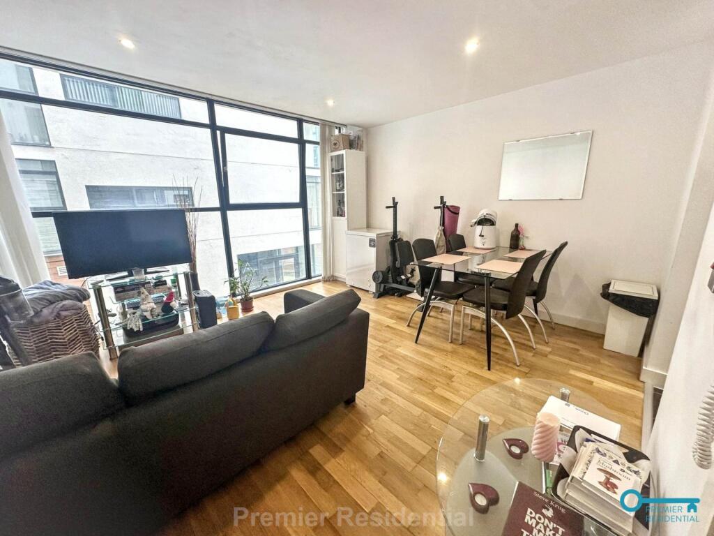 Main image of property: Apt 14 Hill Quays, Commercial Street, Manchester