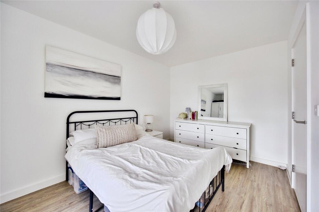 Apartment in Rochester - More