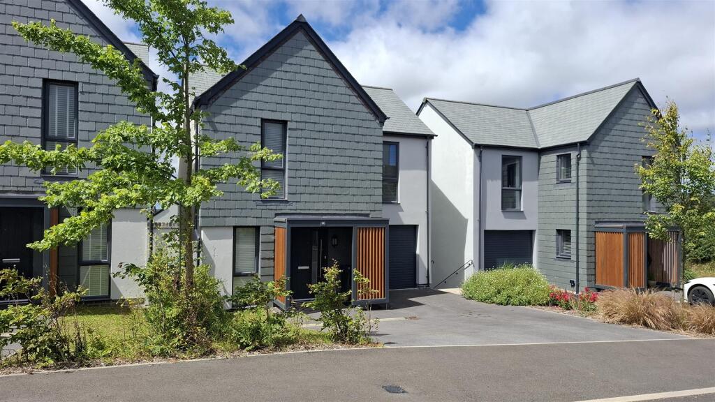 Main image of property: Applegate Way, Kingsbridge