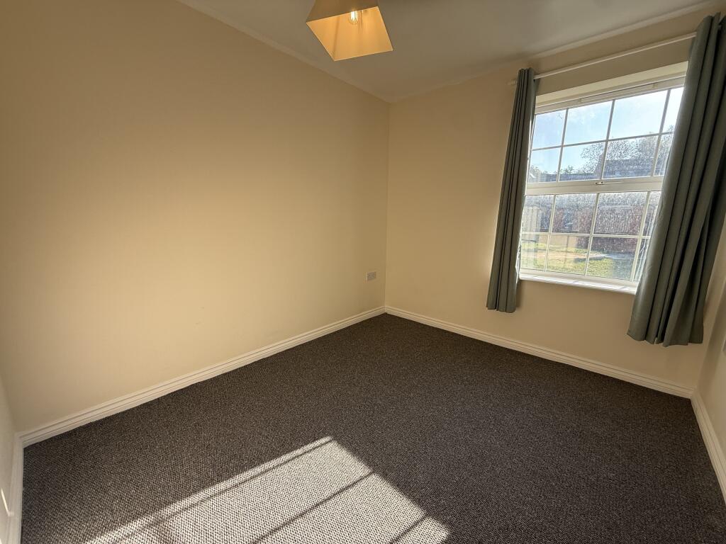 Apartment in Swindon - More