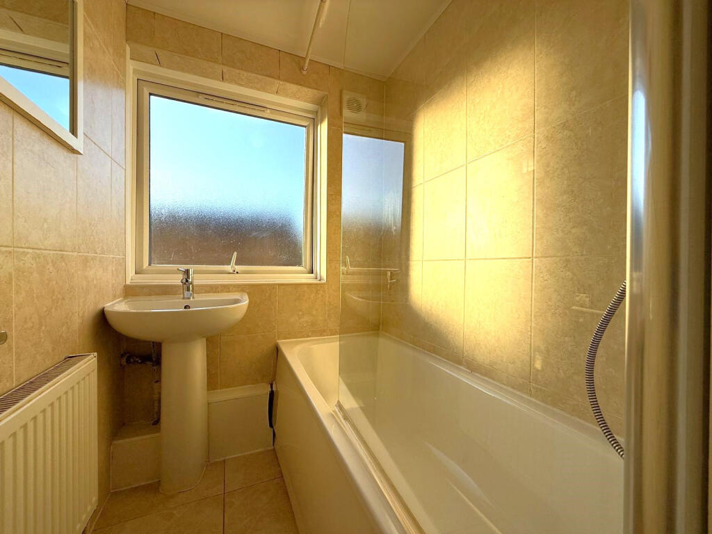 4 bedroom flat for rent