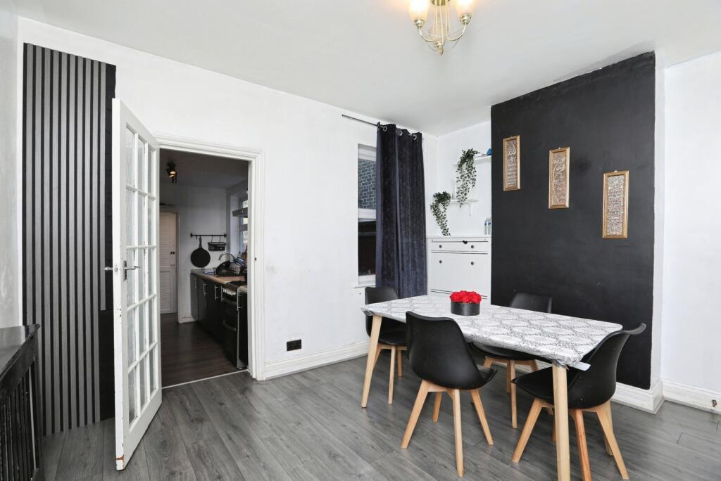 House in Chatham, Medway - View 4