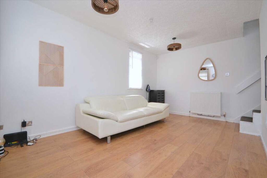 House in Cambuslang, Hallside - View 3