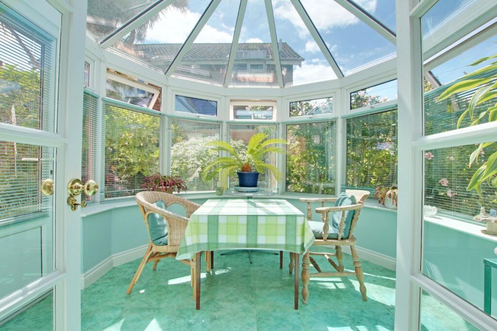 House in Southampton - More