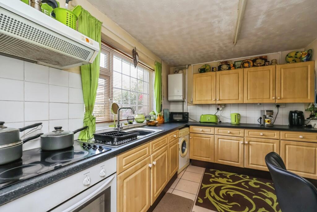 House in Nottingham, Clifton - More