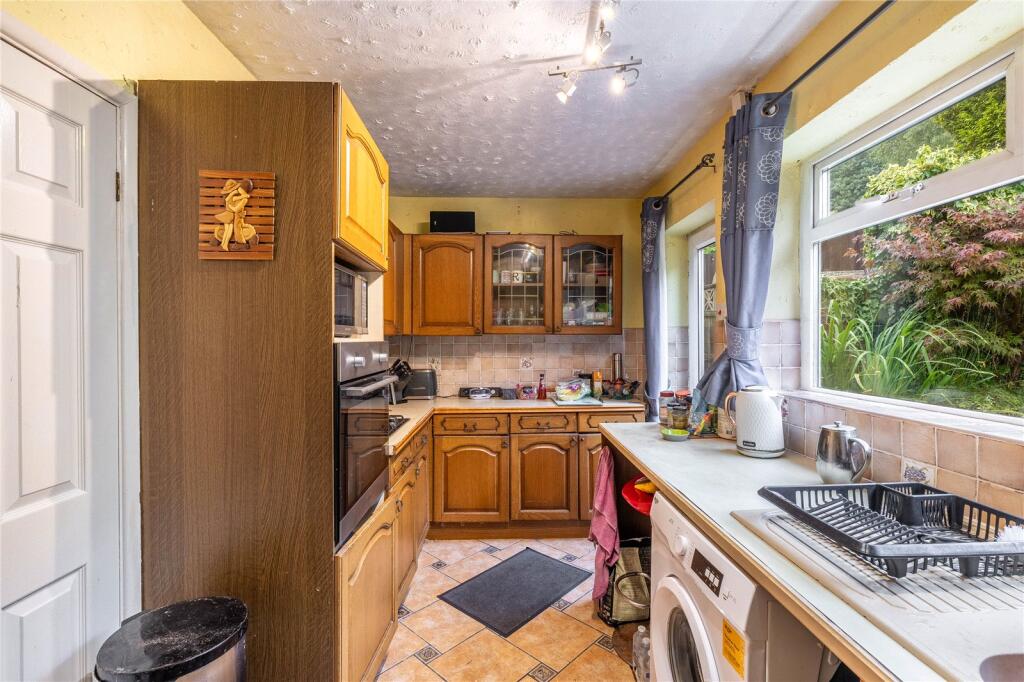 House in Wolverhampton, Ettingshall Park - View 4