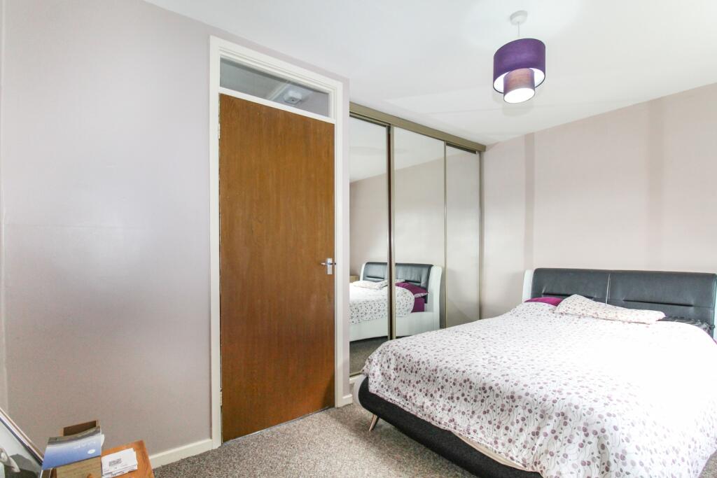 Apartment in Leeds - More