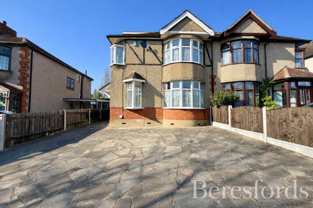Main image of property: Ravenscourt Grove, Hornchurch, RM12